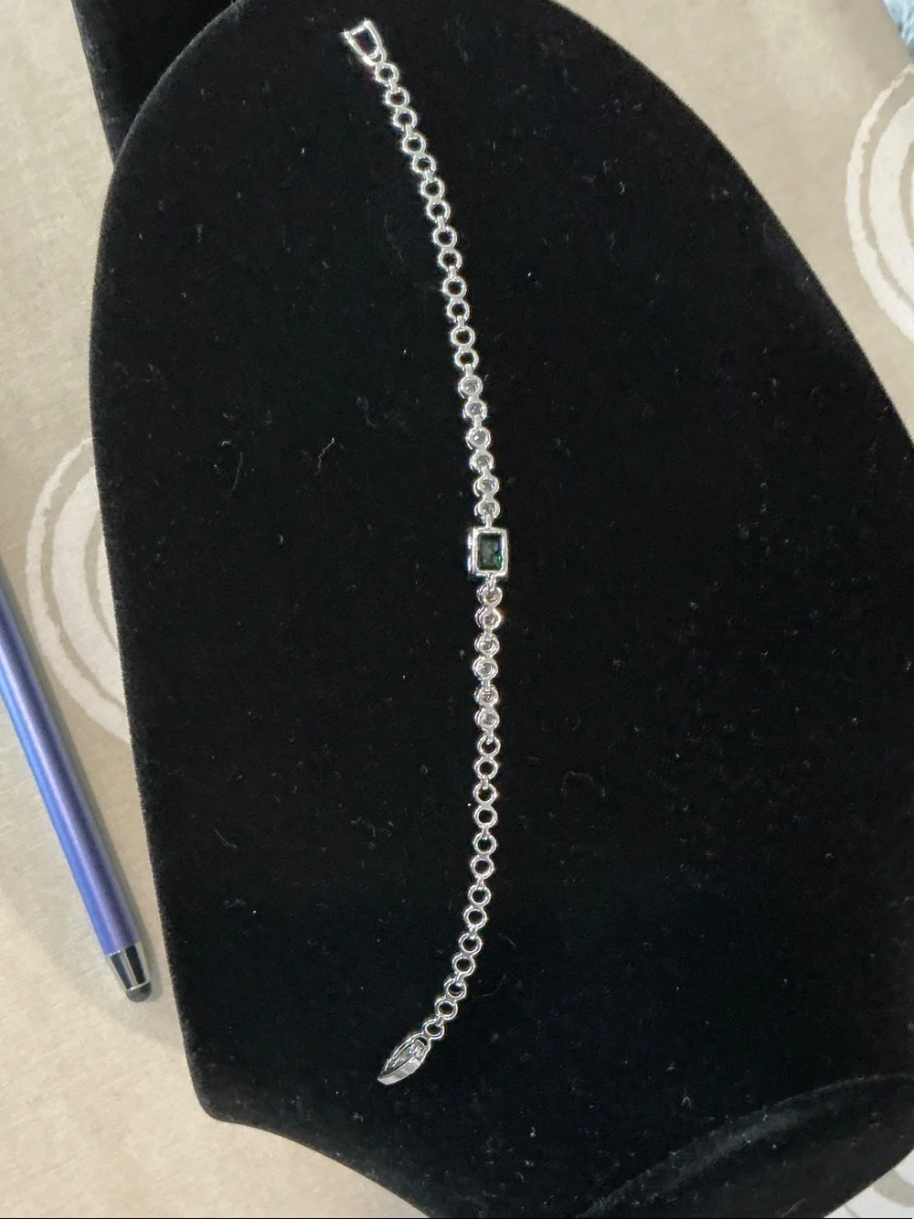Silver Tone Bracelet with Emerald Green Stone